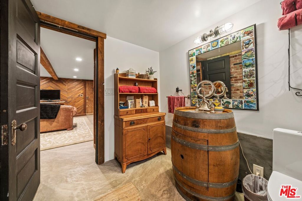 Properties 1 2116 3rd Street