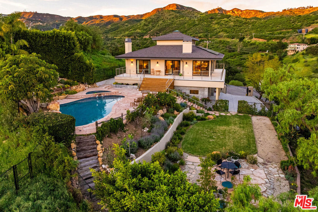 27008 Old Chimney Road
