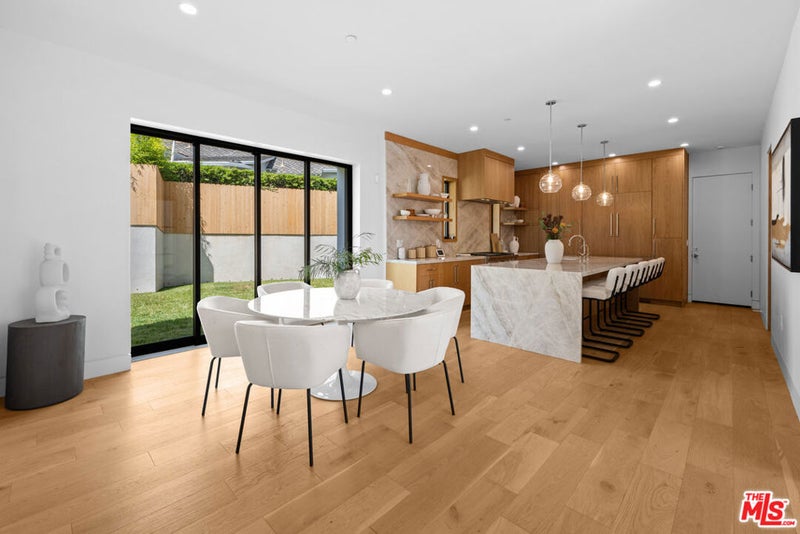 1325 Thayer Avenue