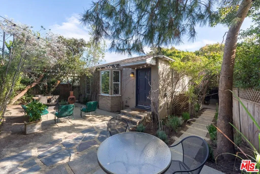 Venice, California 90291, United States, 1 Bedroom Bedrooms, ,1 BathroomBathrooms,Residential,Active,169160