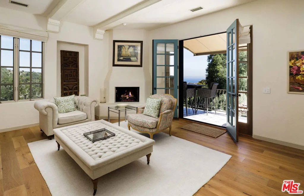 Santa Barbara, California 93105, United States, 4 Bedrooms Bedrooms, ,4 BathroomsBathrooms,Residential,Active,175721