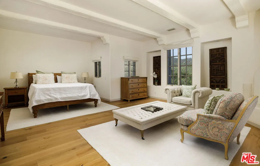 Santa Barbara, California 93105, United States, 4 Bedrooms Bedrooms, ,4 BathroomsBathrooms,Residential,Active,175721