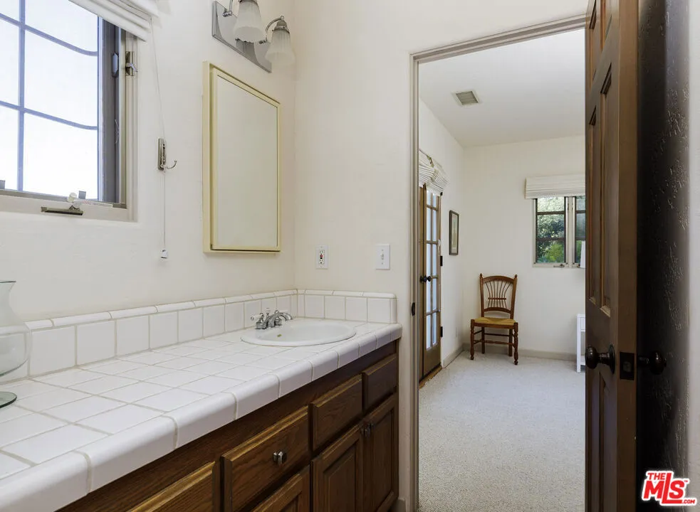 Santa Barbara, California 93105, United States, 4 Bedrooms Bedrooms, ,4 BathroomsBathrooms,Residential,Active,175721