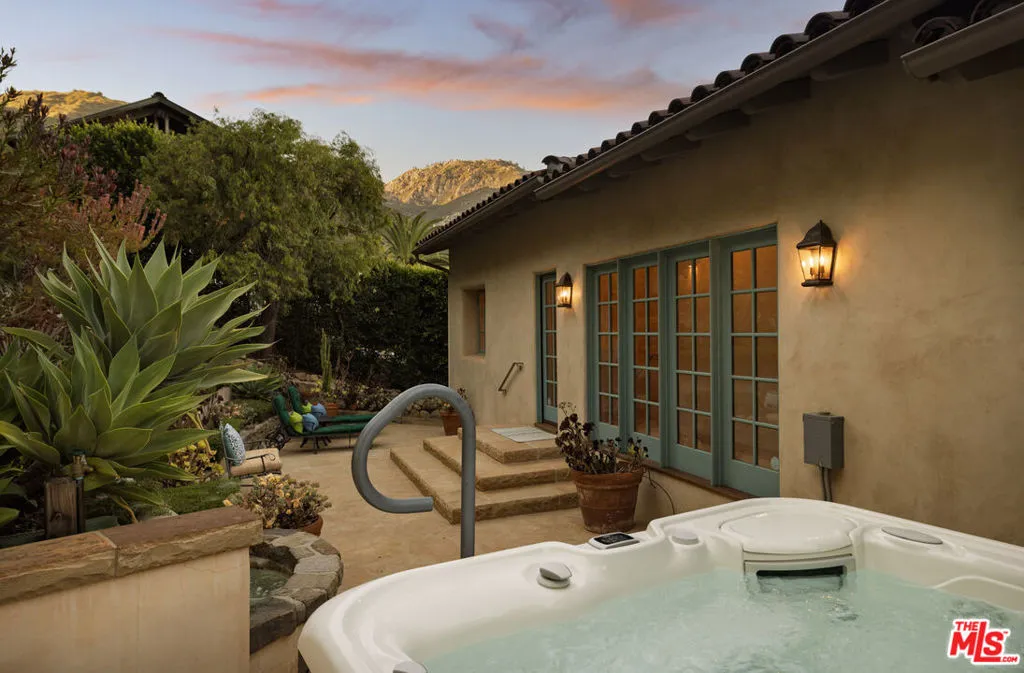 Santa Barbara, California 93105, United States, 4 Bedrooms Bedrooms, ,4 BathroomsBathrooms,Residential,Active,175721