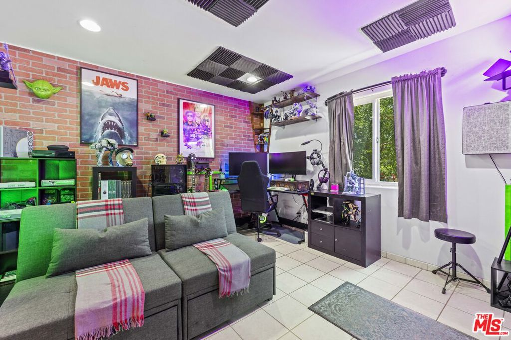 21683 Wo He Lo Trail