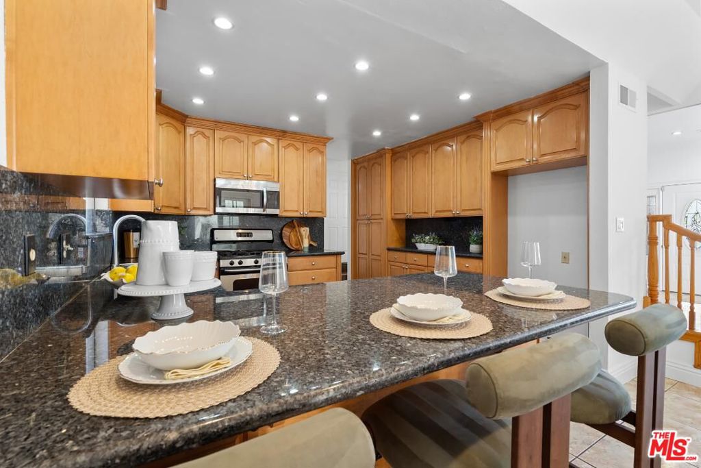 800 S Bronson Avenue