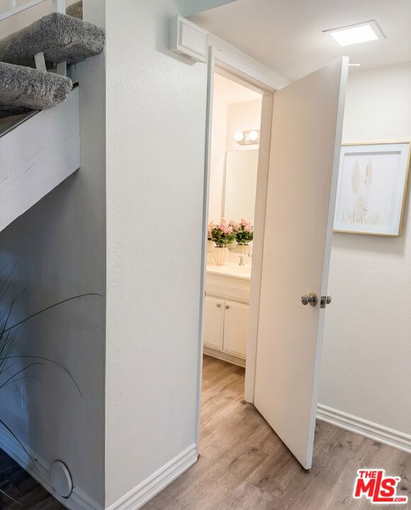 20111 Leadwell Street 3