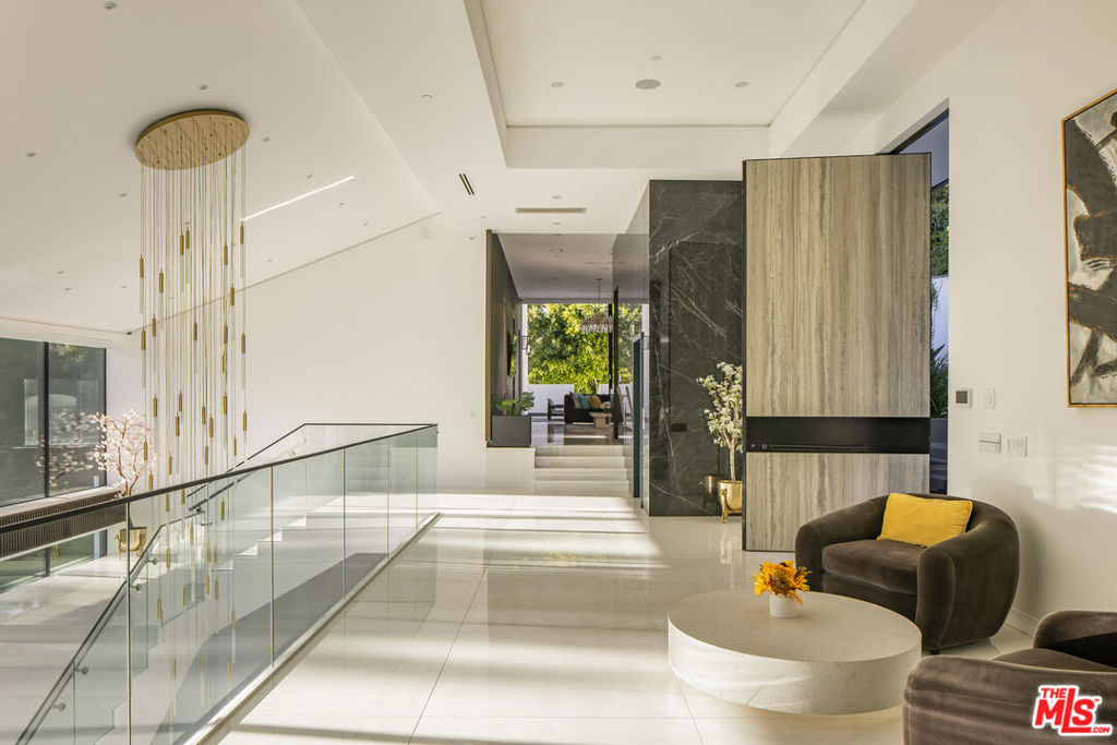 Properties 4 677 Nimes Road