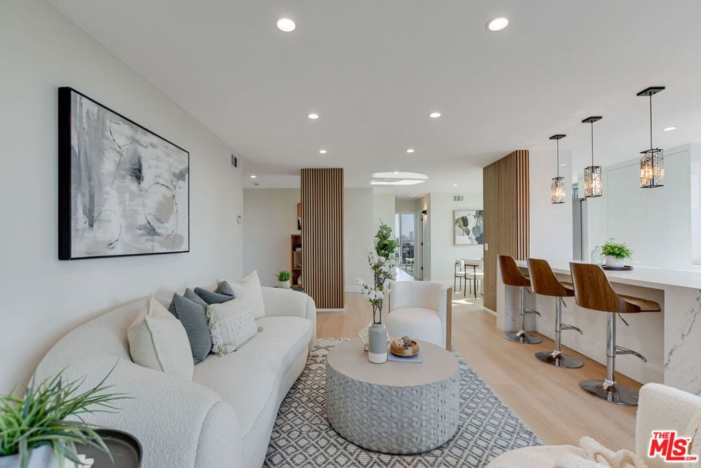 100 S Doheny Drive 705