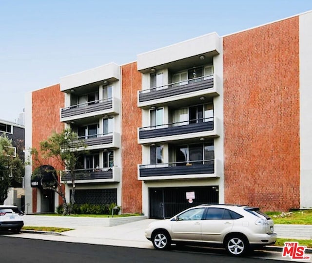 11951 Mayfield Avenue 107 #107, Los Angeles