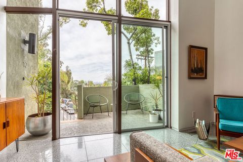 3625 Fredonia Drive 12 Los Angeles CA 90068