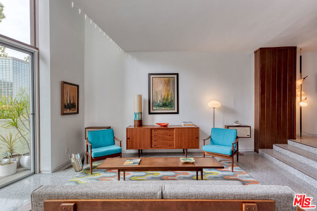 Properties 2 3625 Fredonia Drive 12