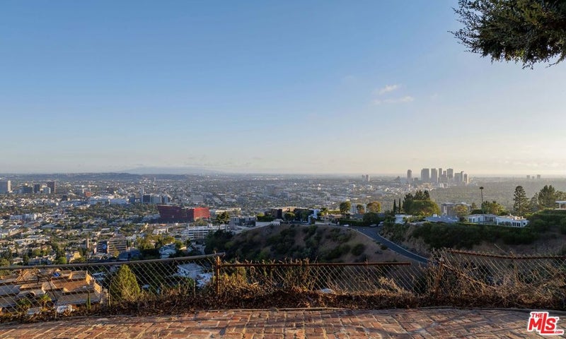 8900 Evanview Drive