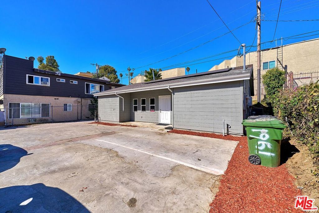 1959 S La Salle Avenue