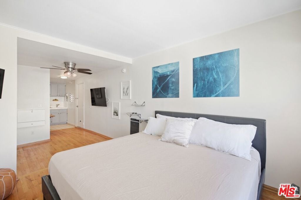 16 Clubhouse Avenue 8