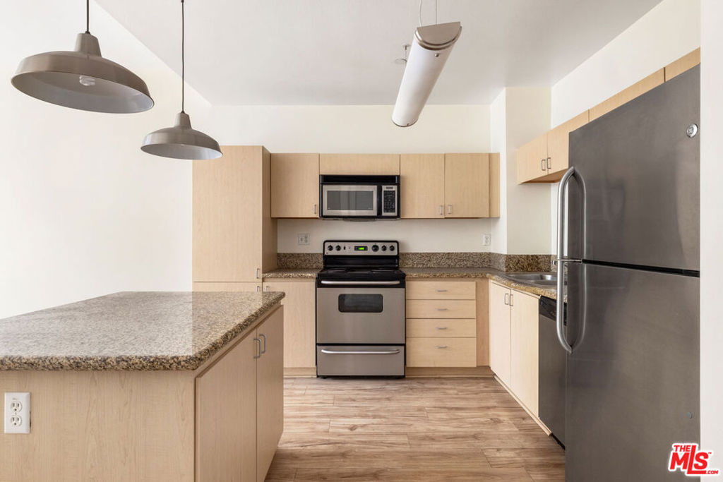 630 W 6th Street 303