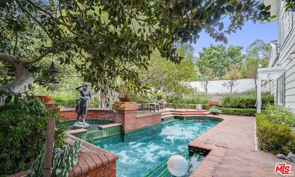 Properties 1 12562 The Vista
