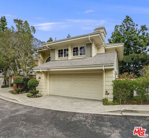 12562 The Vista Los Angeles CA 90049