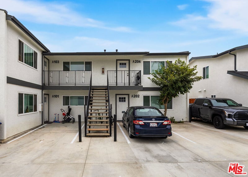 758 W 20th Street