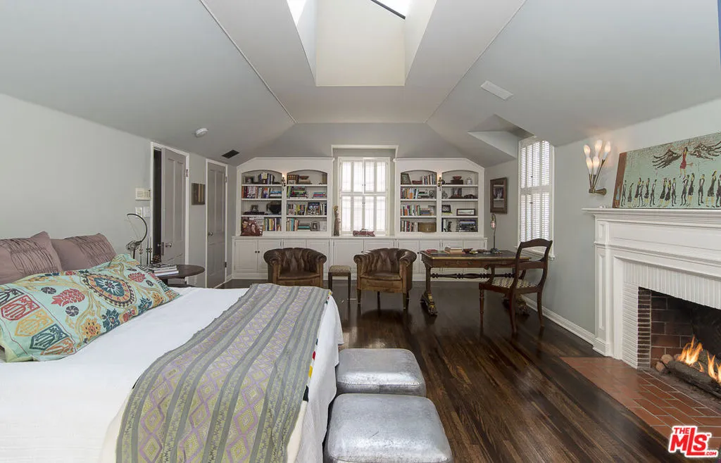 Santa Monica, California 90402, United States, 4 Bedrooms Bedrooms, ,4 BathroomsBathrooms,Residential,Active,187694