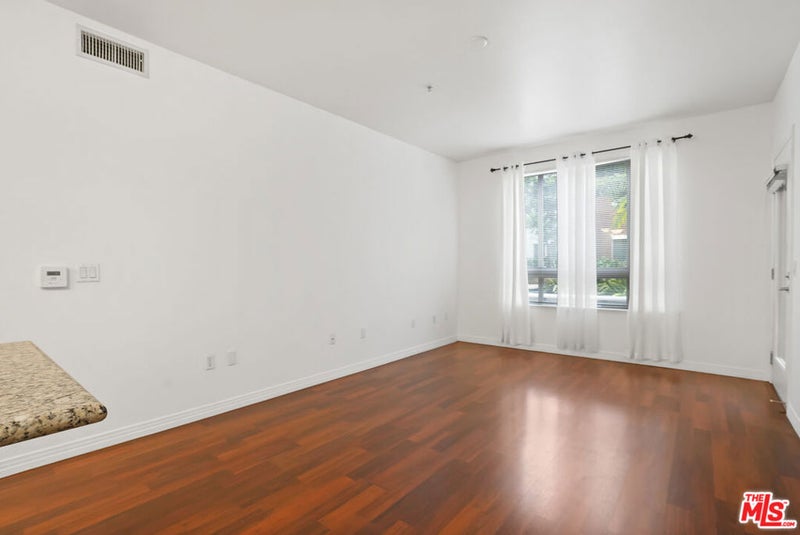 100 S Alameda Street 115
