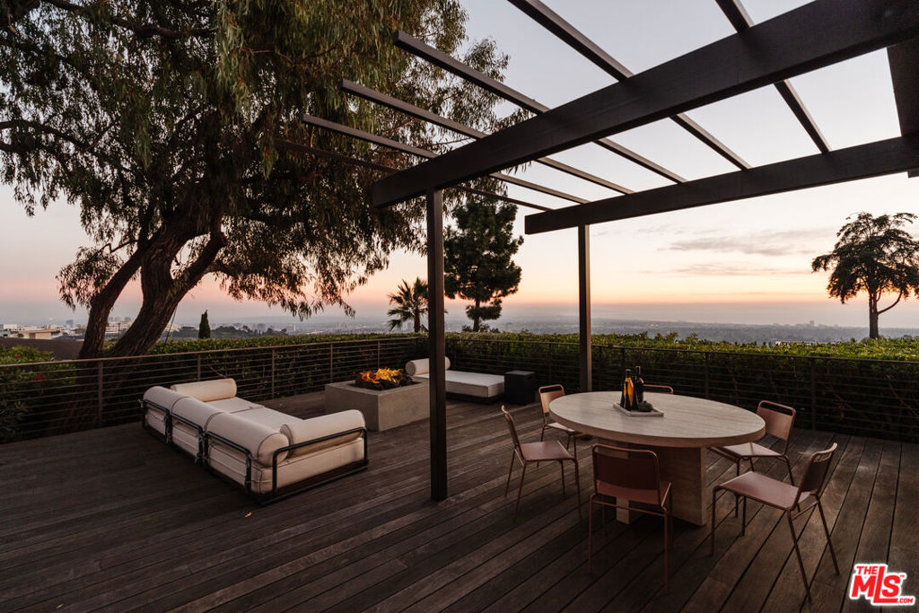 1340 N Tigertail Road