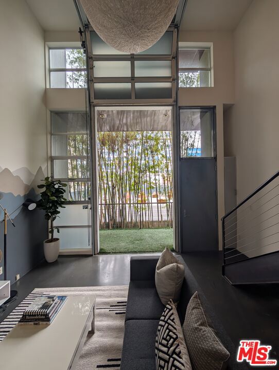 1455 N Bronson Avenue 4