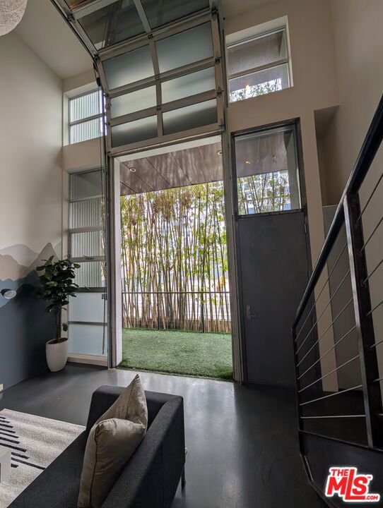 1455 N Bronson Avenue 4