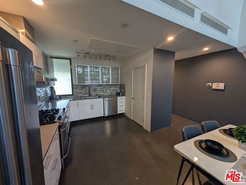 1455 N Bronson Avenue 4 Los Angeles CA 90028