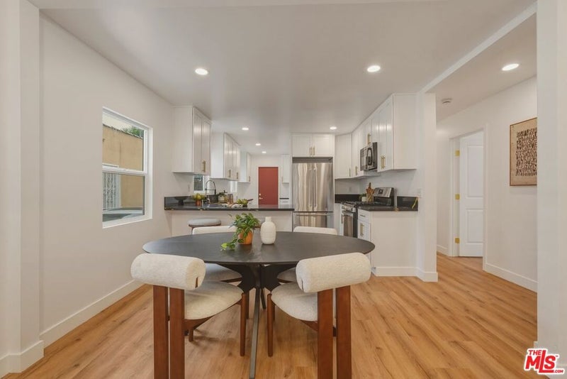 528 W 99th Street