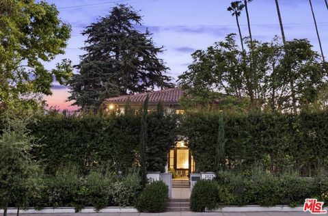 2027 N Canyon Drive Los Angeles CA 90068