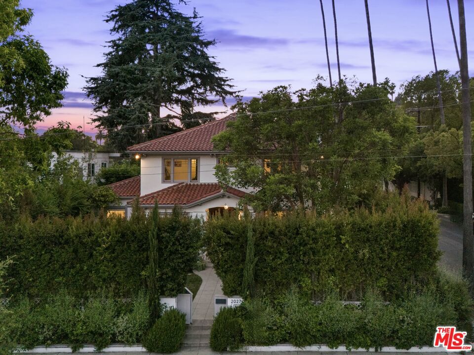 Properties 1 2027 N Canyon Drive