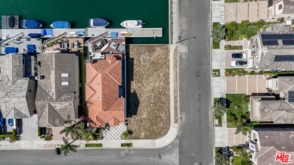 2001 Peninsula Drive