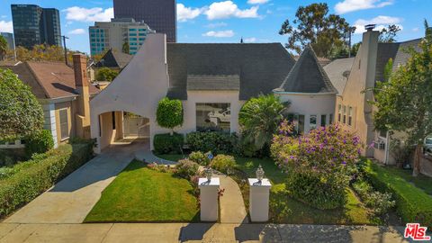 6526 Lindenhurst Avenue Los Angeles CA 90048