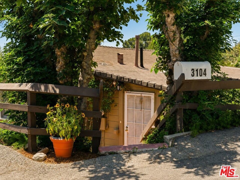 3104 Roderick Place