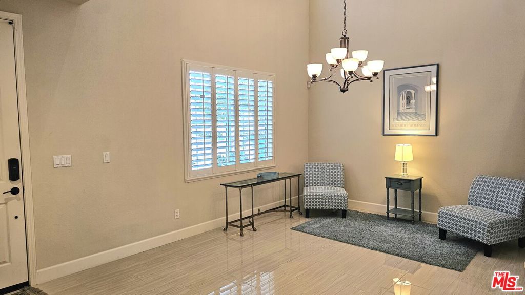 676 W Jardin Terrace