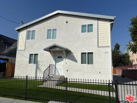 323 W 52nd Street Los Angeles CA 90037