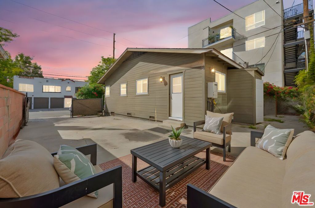 5913 Fountain Avenue