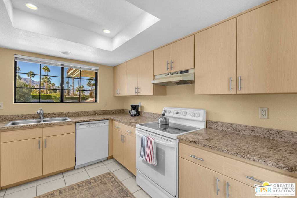 2701 E Mesquite Avenue Q74