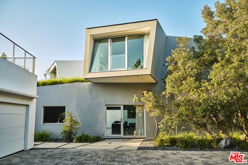 103 Winnett Place