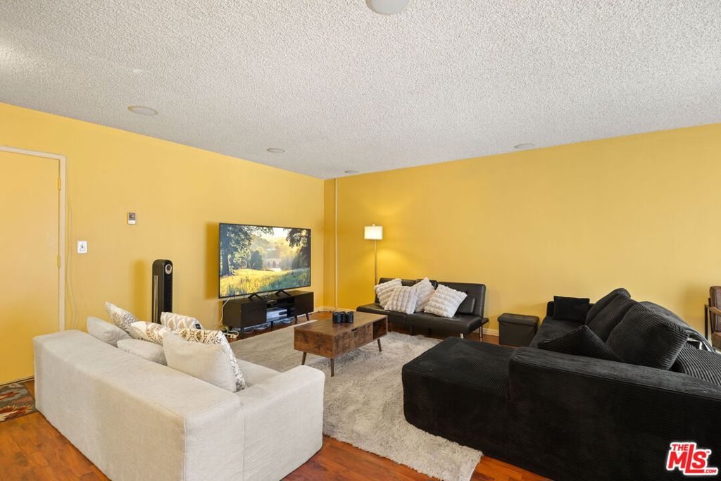 5625 Windsor Way 211