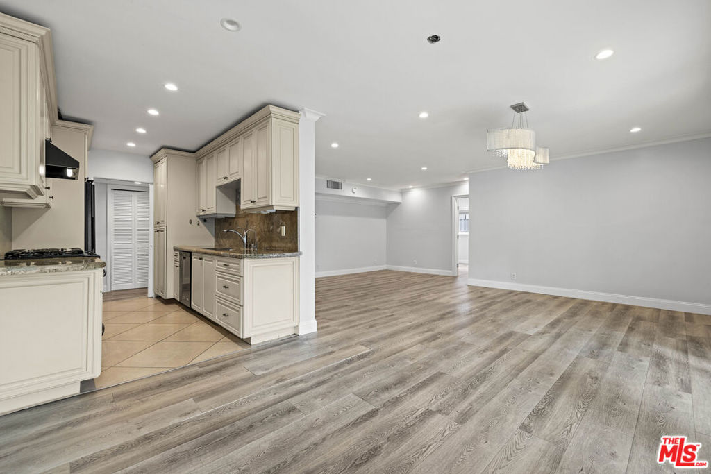 Properties 2 423 S Rexford Drive 106