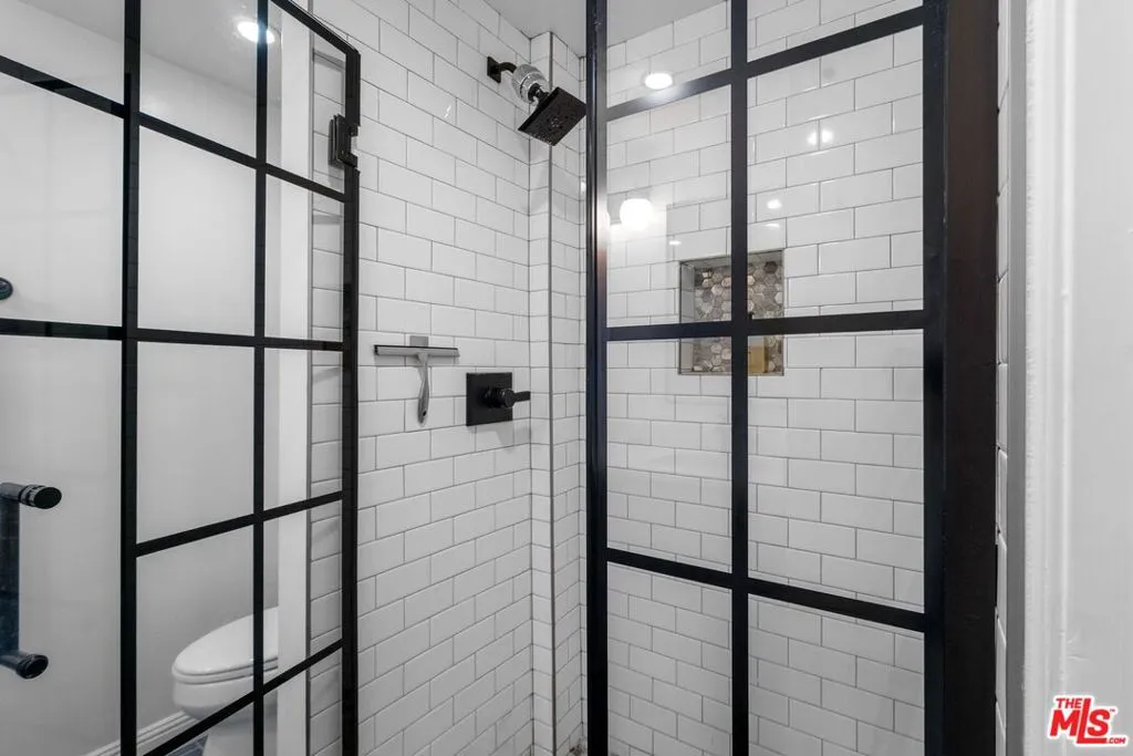 Los Angeles, California 90067, United States, 2 Bedrooms Bedrooms, ,2 BathroomsBathrooms,Residential,Active,239429