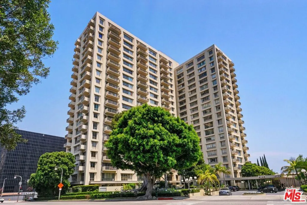 Los Angeles, California 90067, United States, 2 Bedrooms Bedrooms, ,2 BathroomsBathrooms,Residential,Active,239429