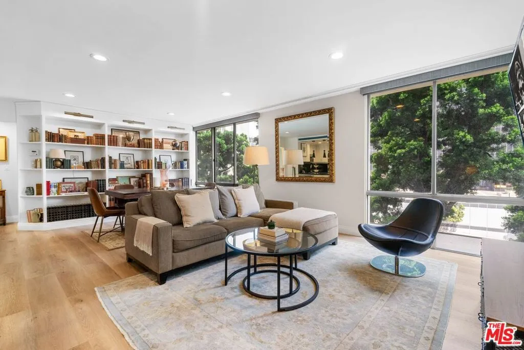 Los Angeles, California 90067, United States, 2 Bedrooms Bedrooms, ,2 BathroomsBathrooms,Residential,Active,239429