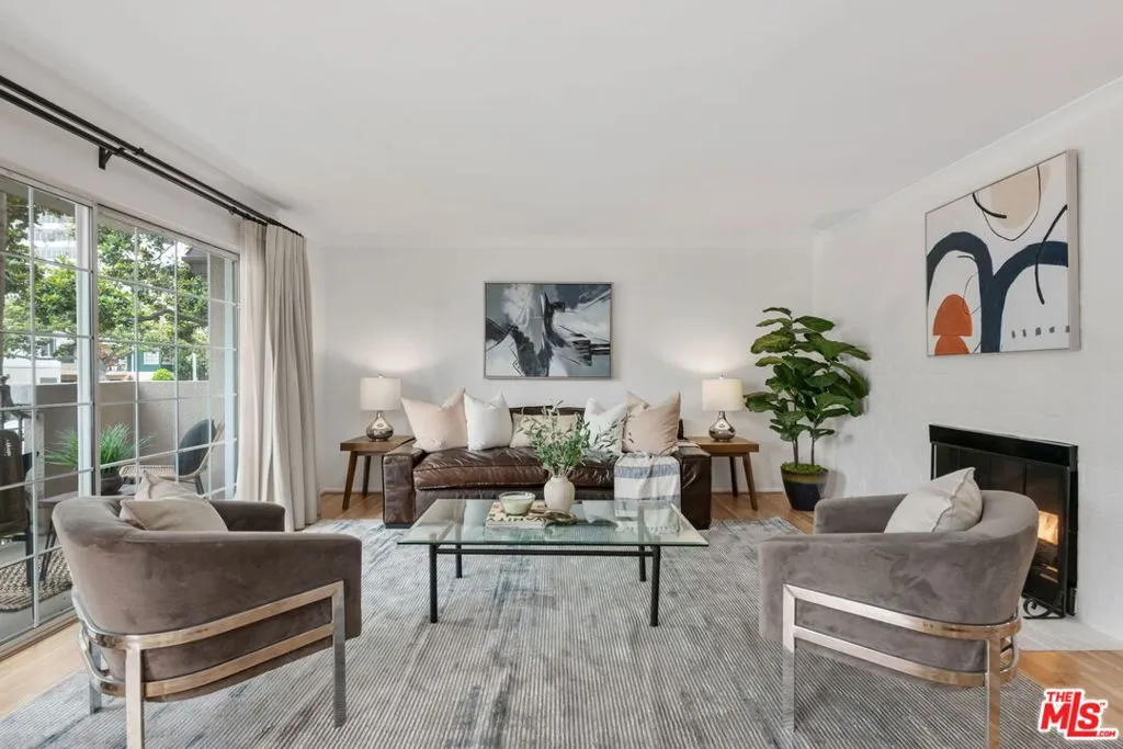 Santa Monica, California 90404, United States, 2 Bedrooms Bedrooms, ,2 BathroomsBathrooms,Residential,Active,212728 Santa Monica, California 90404, United States, 2 Bedrooms Bedrooms, ,2 BathroomsBathrooms,Residential,Active,212728