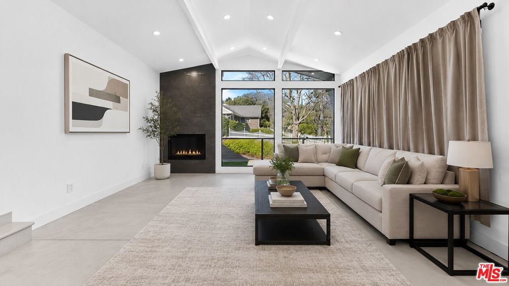 3873 Royal Woods Drive