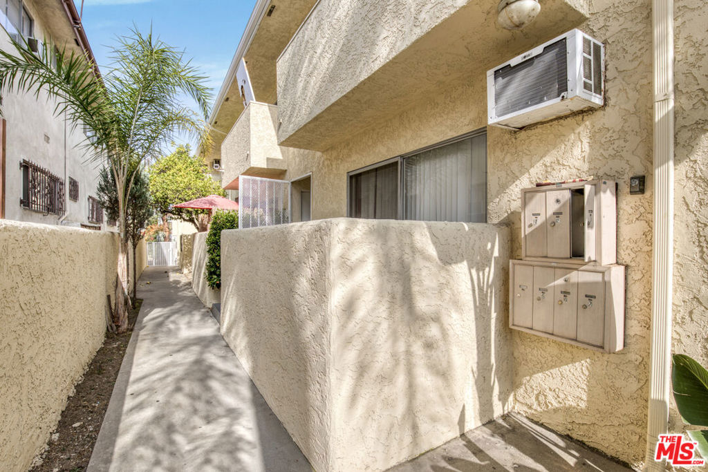 1133 S Spaulding Avenue 4