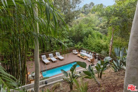 3184 Deronda Drive Los Angeles CA 90068