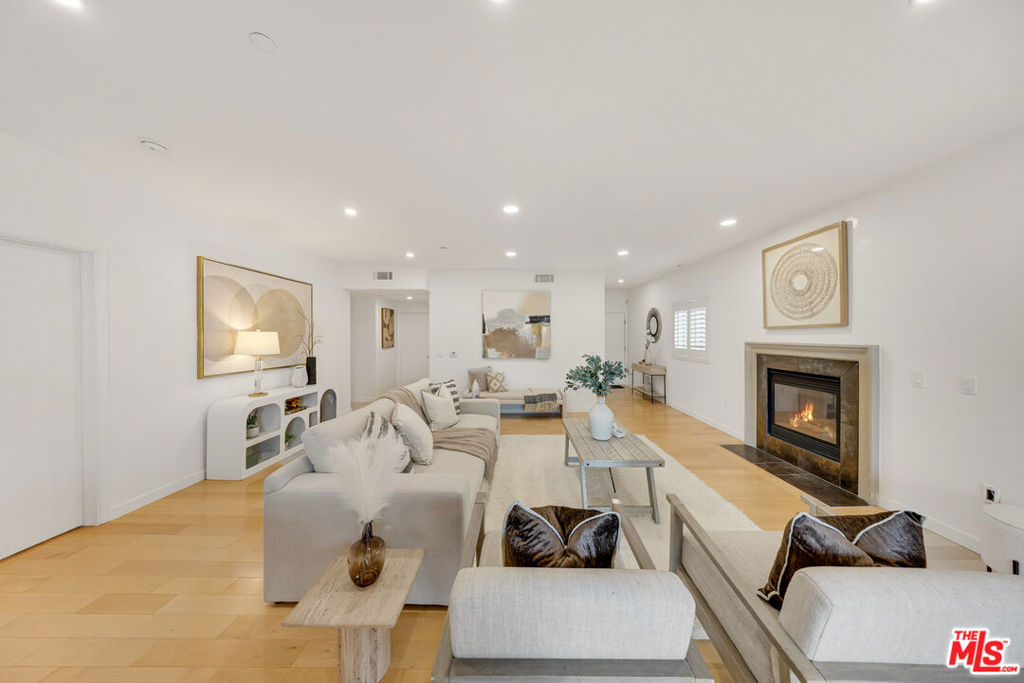 1529 S Westgate Avenue 401